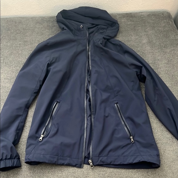 Lululemon Women’s jacket rain